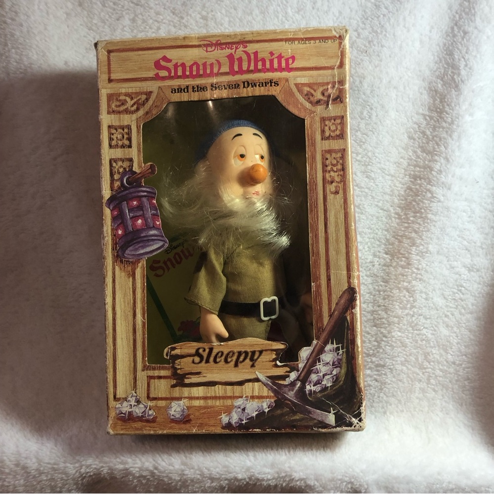 Disney Snow White and the 7 Dwarves Sleepy by Bikin Toys KB Toys 80’s vintage